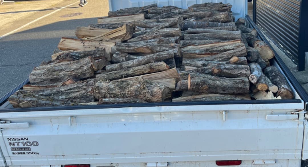 ⭐️楢の薪　乾燥済40cm　1m3分（軽トラ１台分）⭐️
