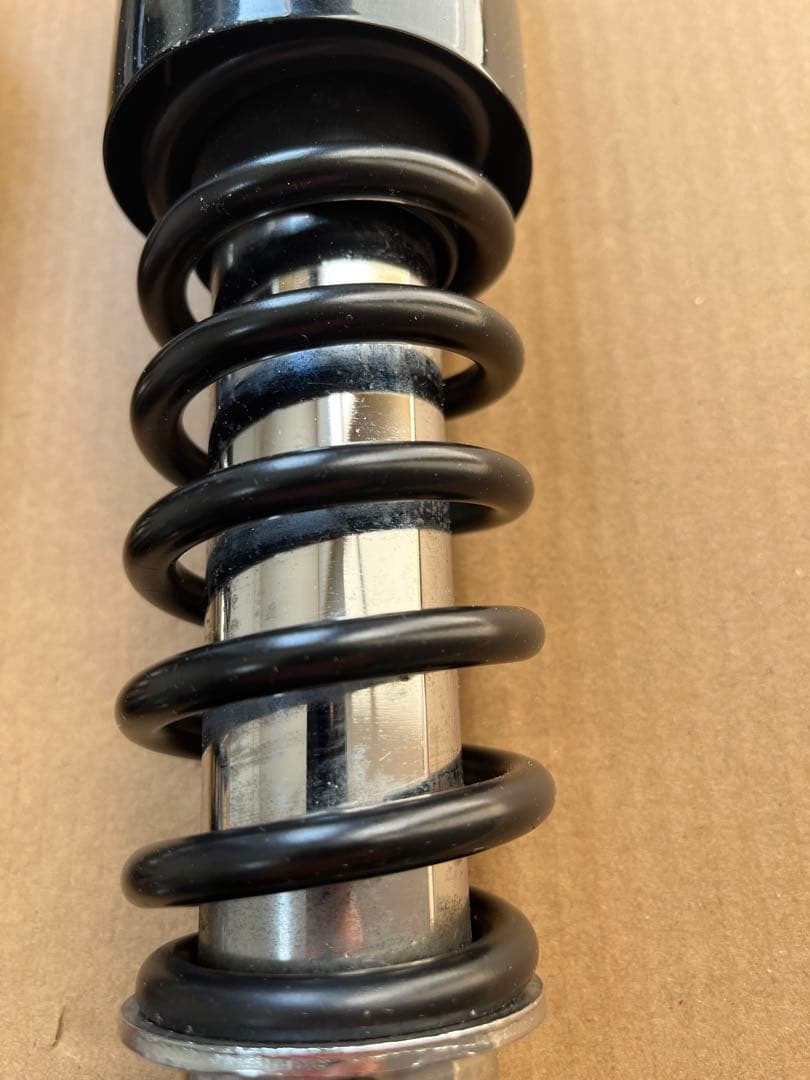 W650 リアサスペンション　リアショック　リアショックアブソーバー