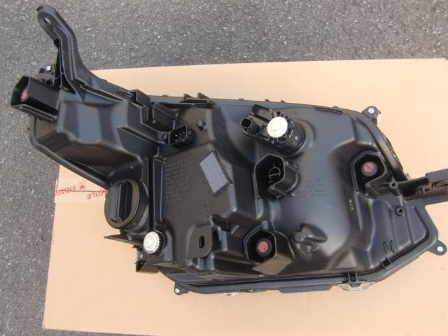 ダイハツ ムーブ LA850S 左ヘッドランプ
