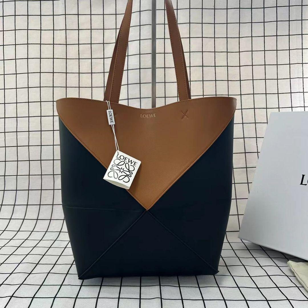 LOEWE　ショルダーバッグ