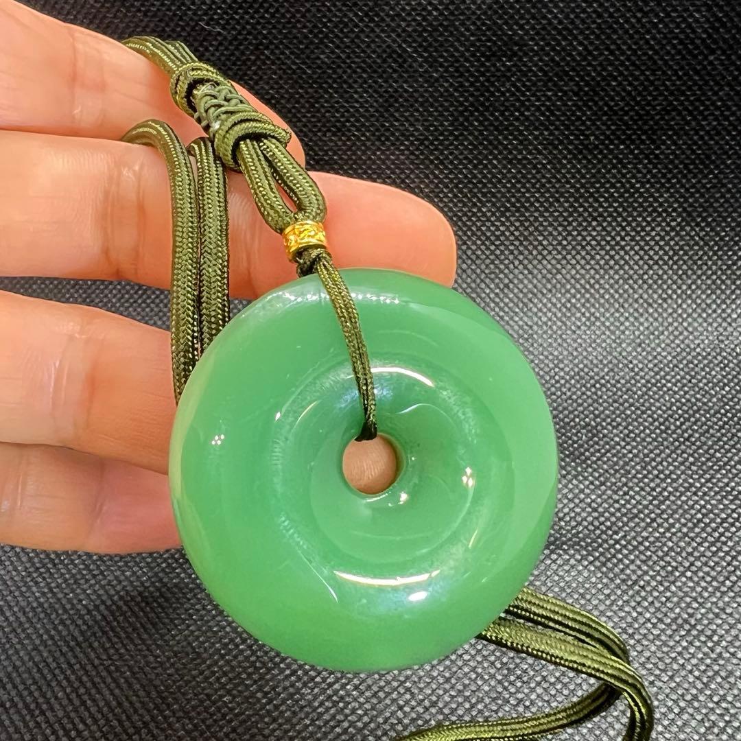 天然和田玉碧玉翡翠アップルグリーン平安ボタンのネックレスAB1063