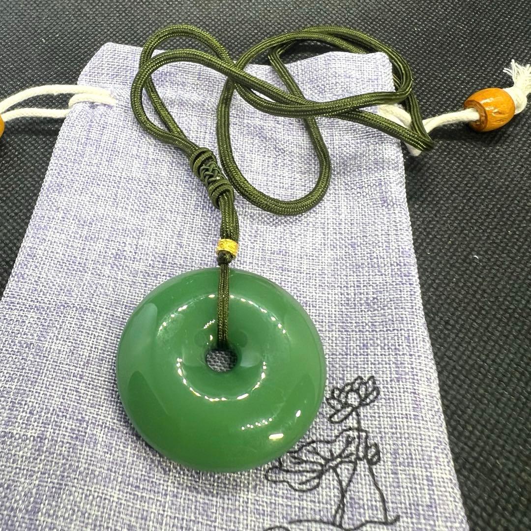 天然和田玉碧玉翡翠アップルグリーン平安ボタンのネックレスAB1063