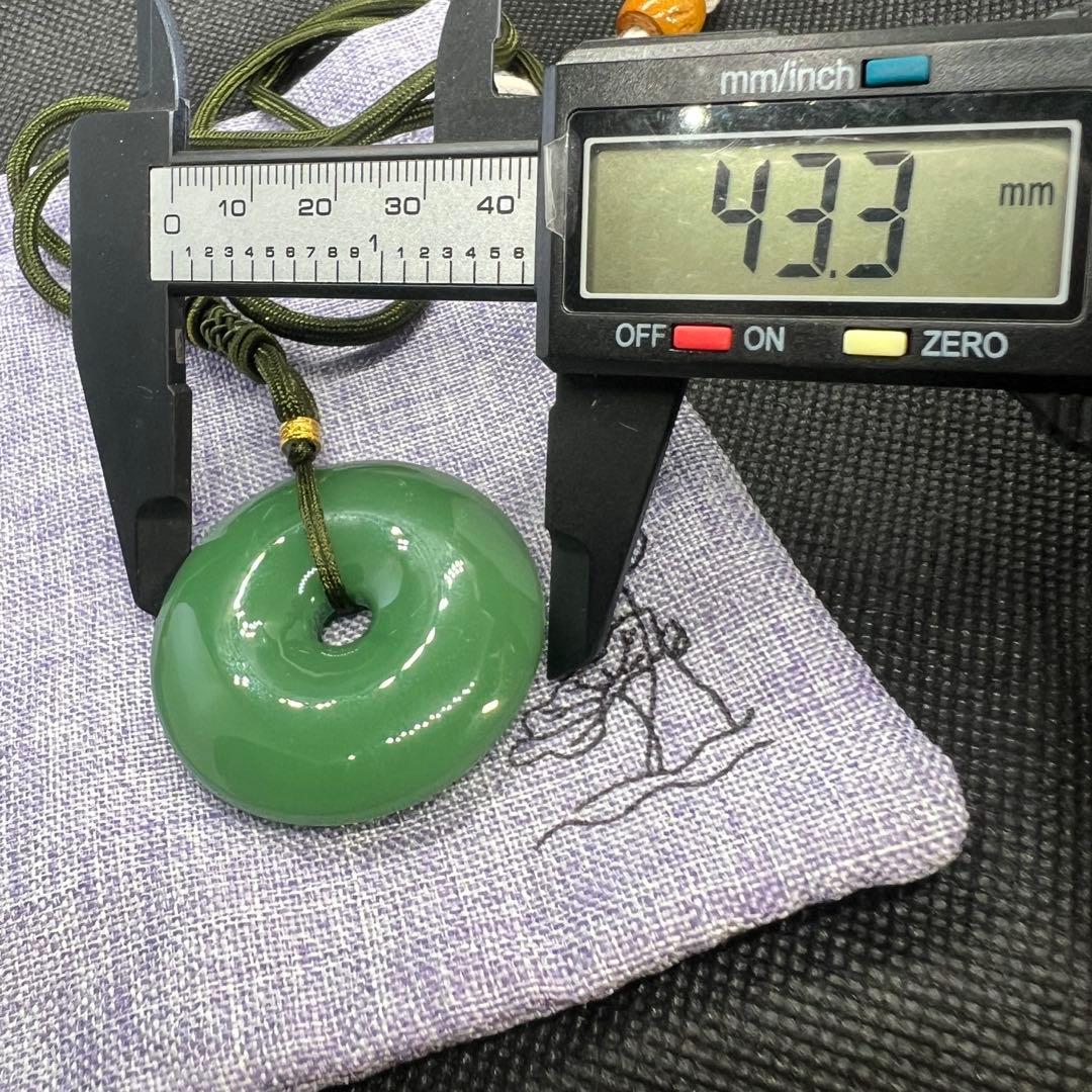 天然和田玉碧玉翡翠アップルグリーン平安ボタンのネックレスAB1063