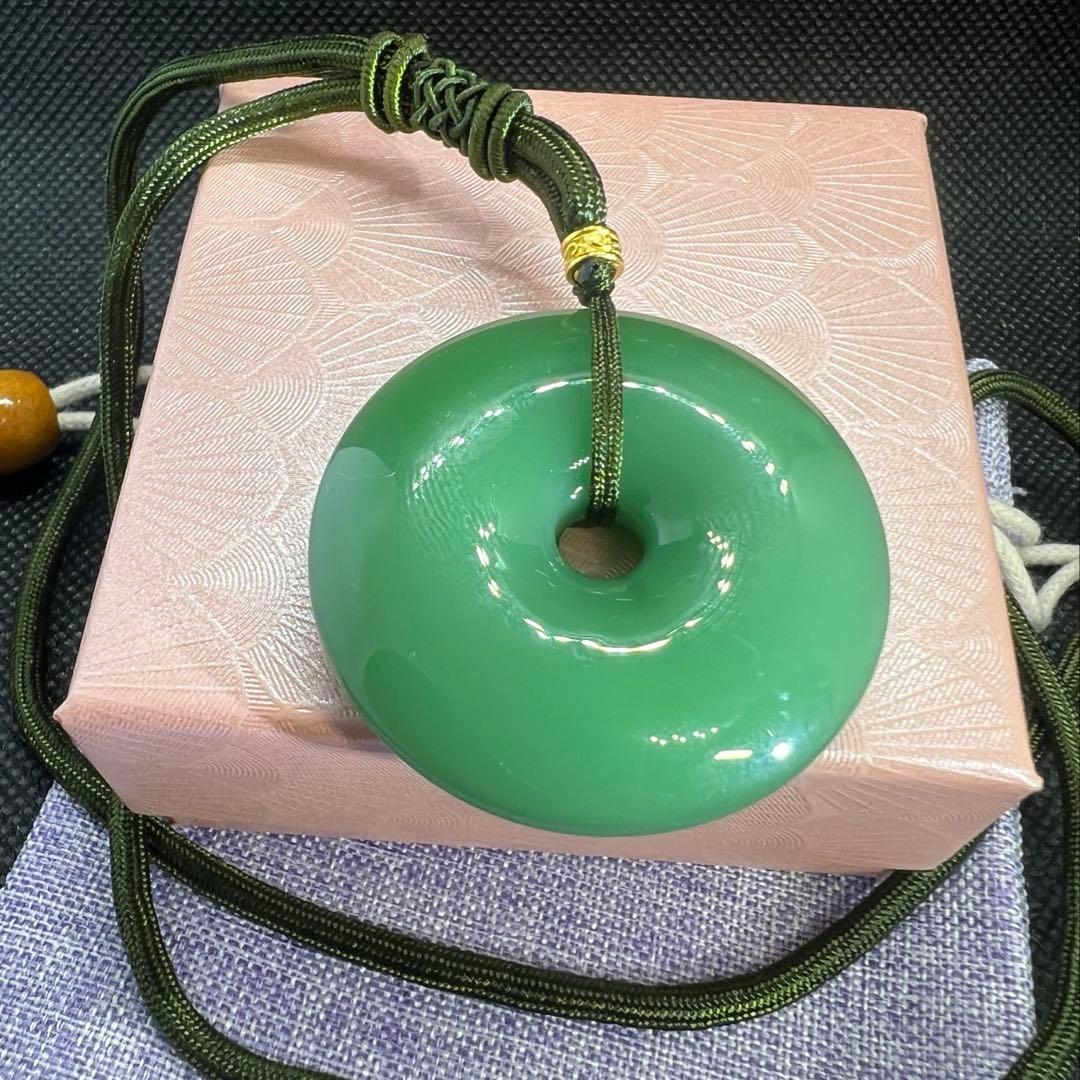天然和田玉碧玉翡翠アップルグリーン平安ボタンのネックレスAB1063