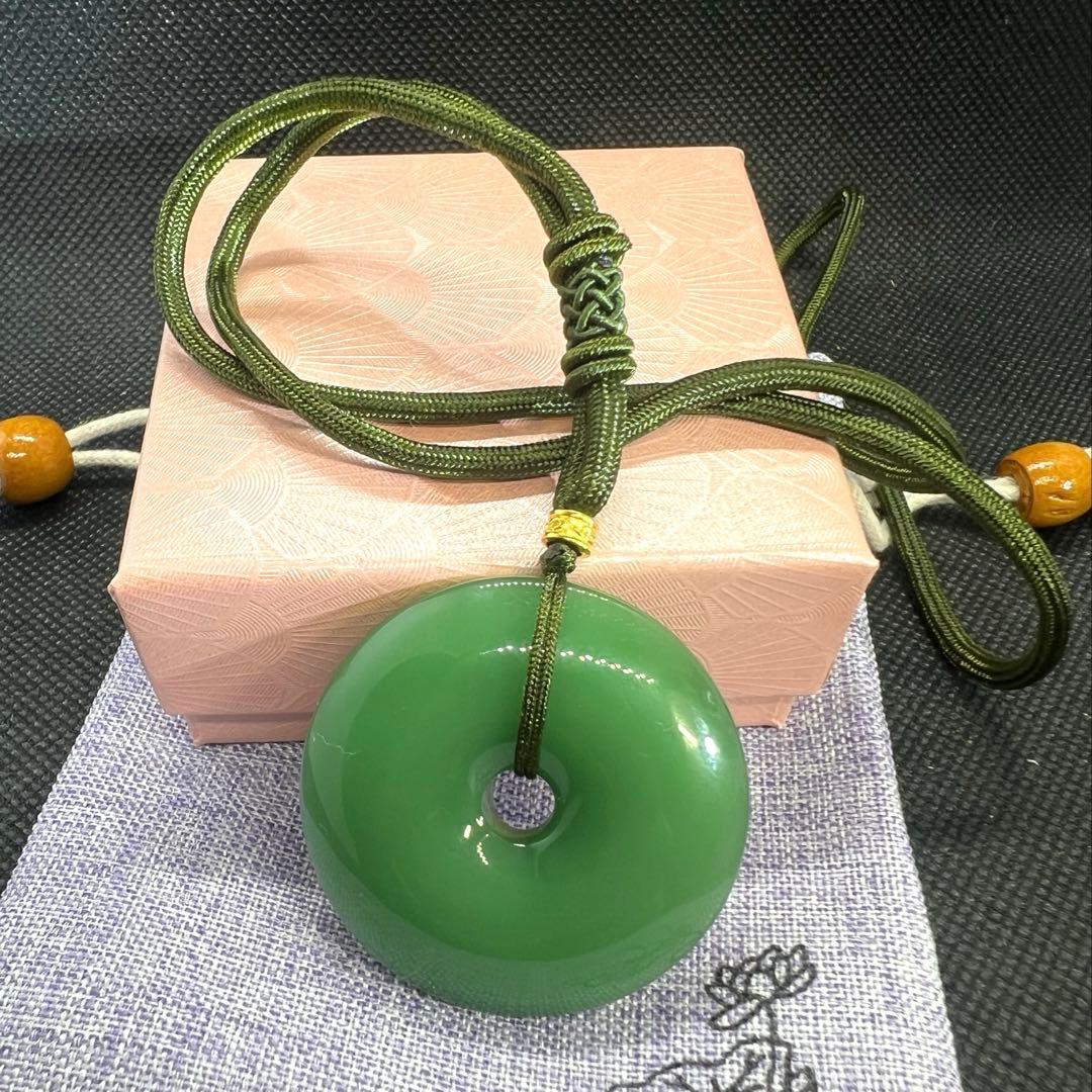 天然和田玉碧玉翡翠アップルグリーン平安ボタンのネックレスAB1063