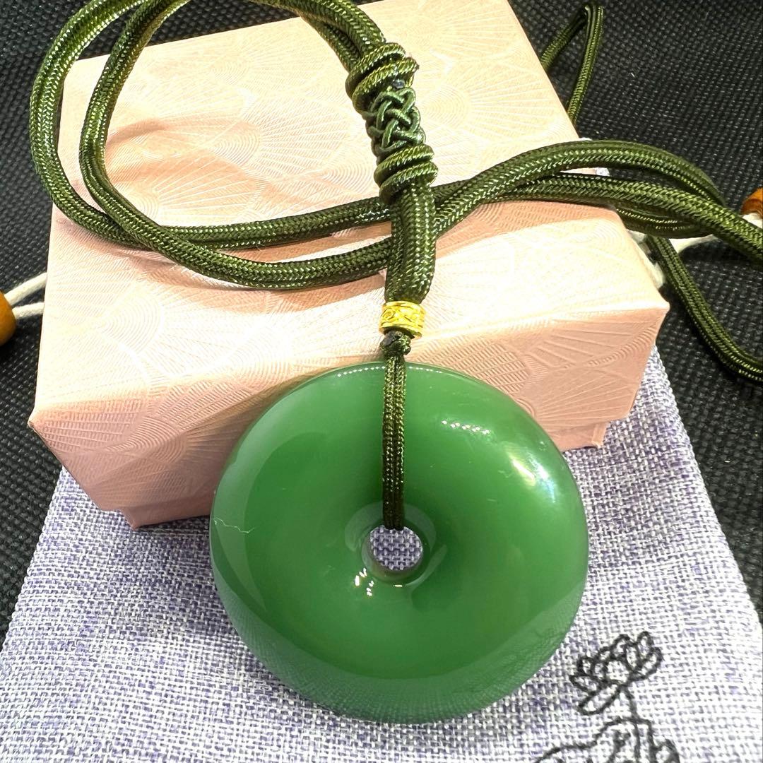 天然和田玉碧玉翡翠アップルグリーン平安ボタンのネックレスAB1063