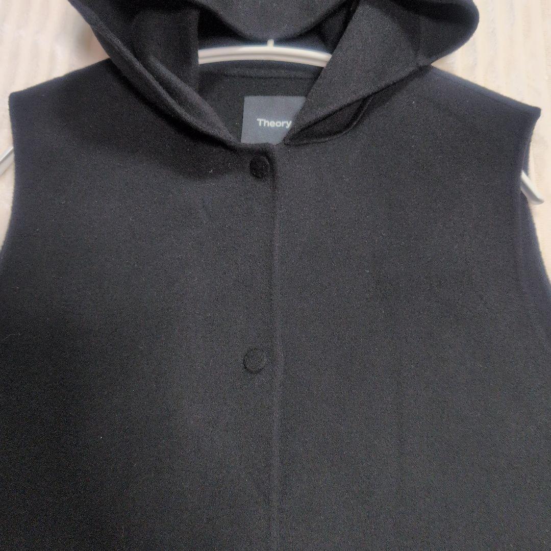 Theory フード付きブラックベスト S　黒
