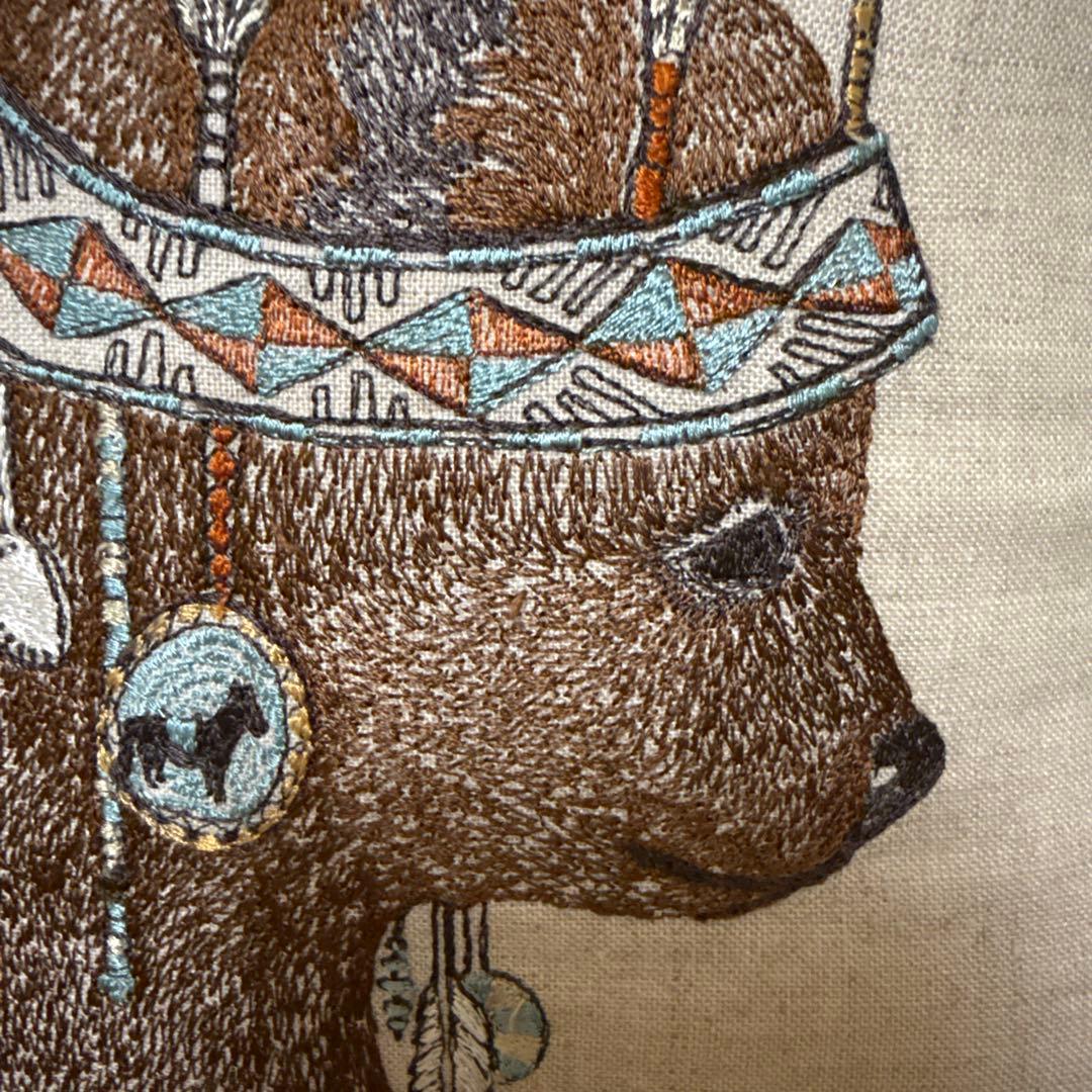 もも助出品　CORAL & TUSK クッション クマ刺繍&あらいぐま