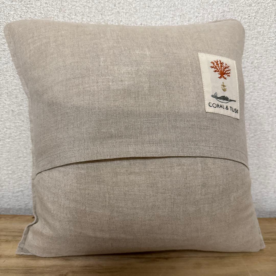 もも助出品　CORAL & TUSK クッション クマ刺繍&あらいぐま