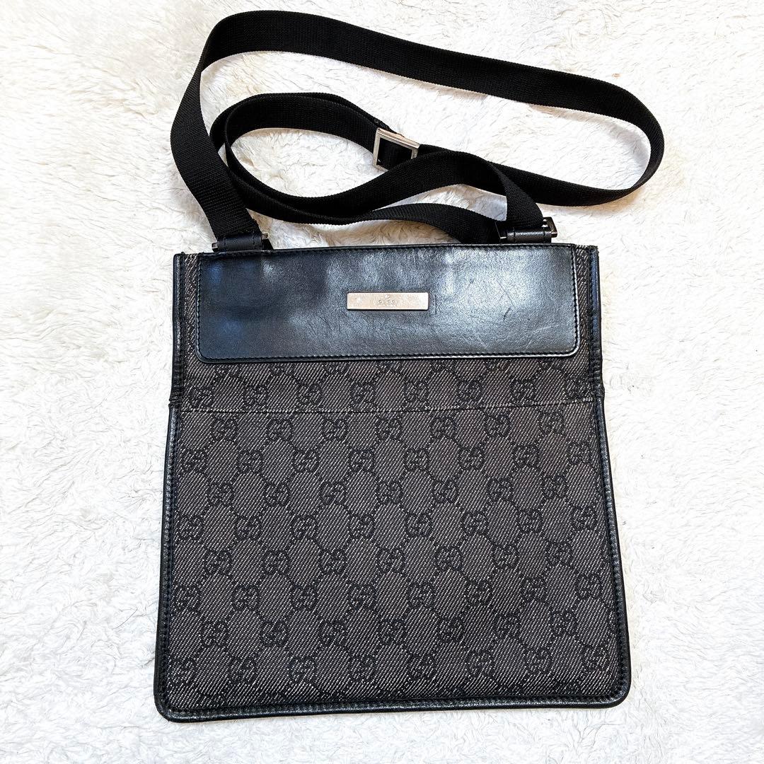 グッチ　サコッシュ　ショルダーバッグ　ナイロン　レザー　黒