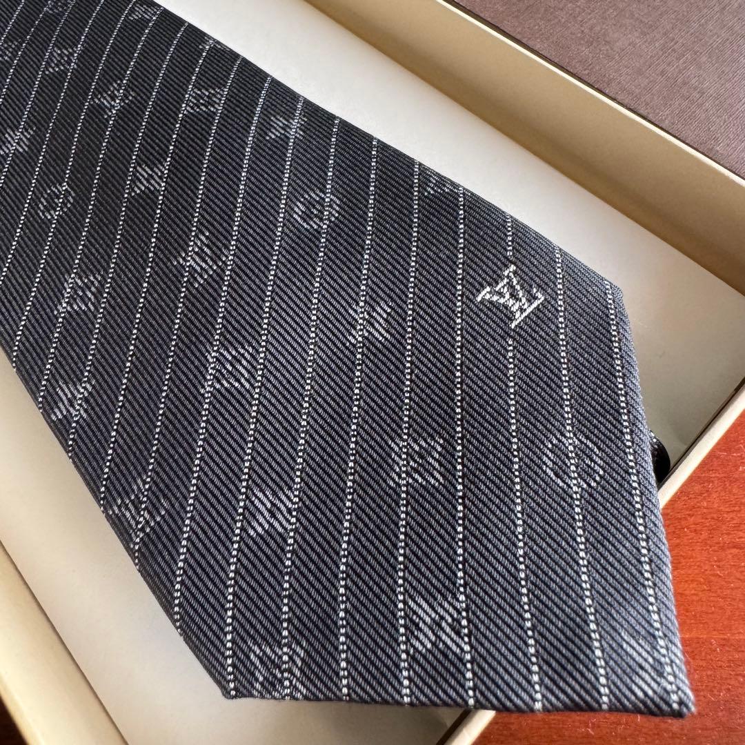 最高級 ルイヴィトン ネクタイ モノグラム インターレース グレー ガンメタ