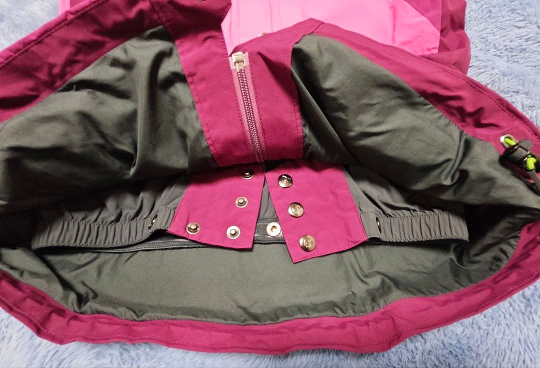 NORRØNA GORE-TEX スノーウエアジャケットとパンツのセット