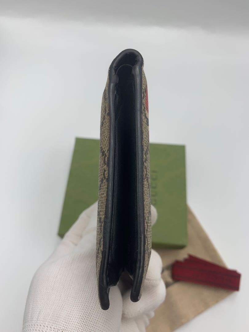 グッチGUCCI GGスプリーム キングスネーク 二つ折り 財布 蛇 P55