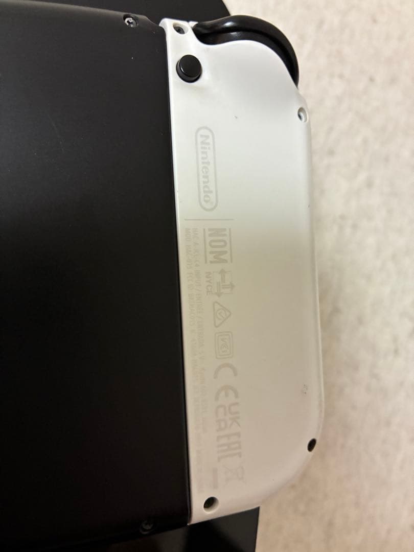 NintendoSwitch 本体＋Joy-Con（動作確認済み）