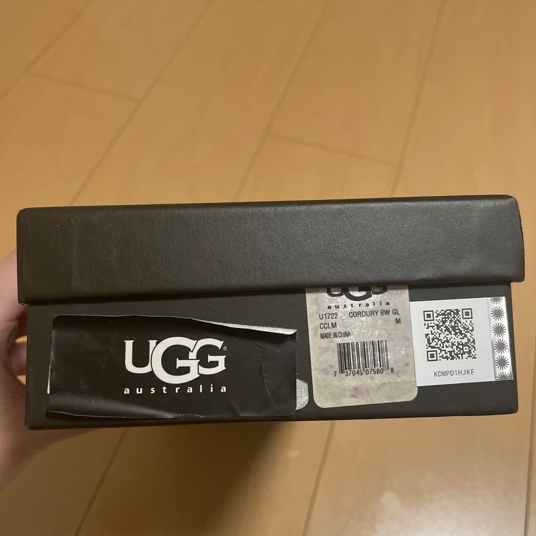 UGG 手袋　リボン