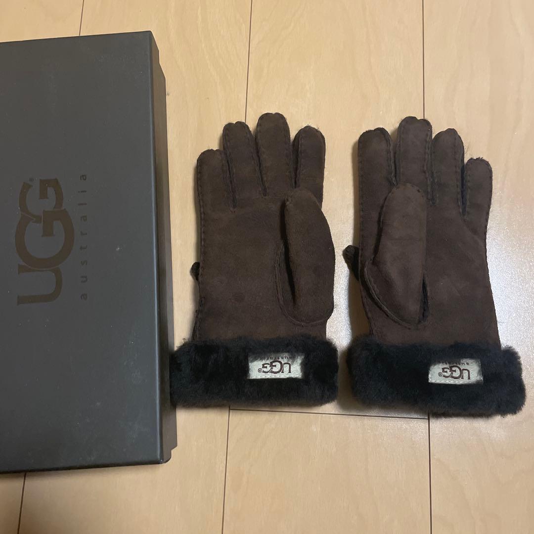 UGG 手袋　リボン