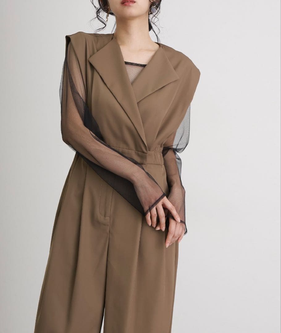 オールインワン　スタンドアウトカラー　パンツドレス　お呼ばれ　結婚式