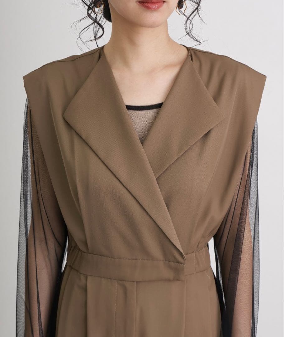 オールインワン　スタンドアウトカラー　パンツドレス　お呼ばれ　結婚式