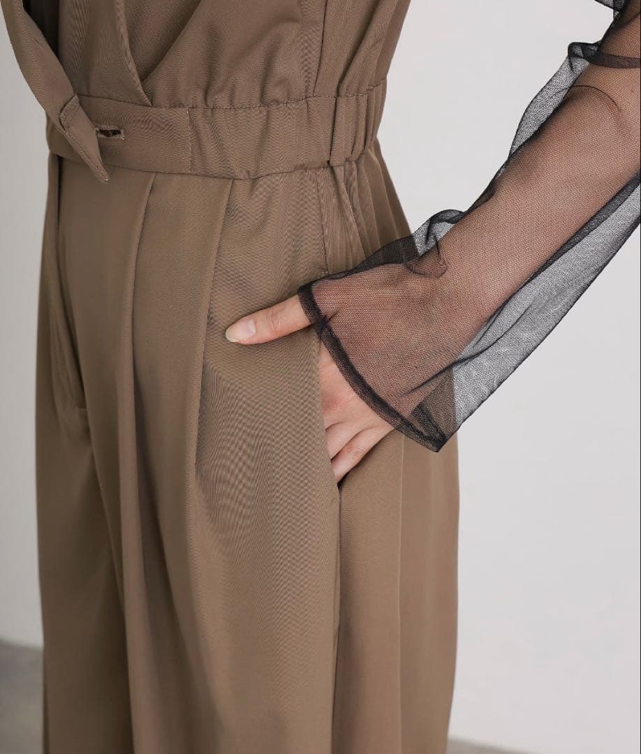 オールインワン　スタンドアウトカラー　パンツドレス　お呼ばれ　結婚式