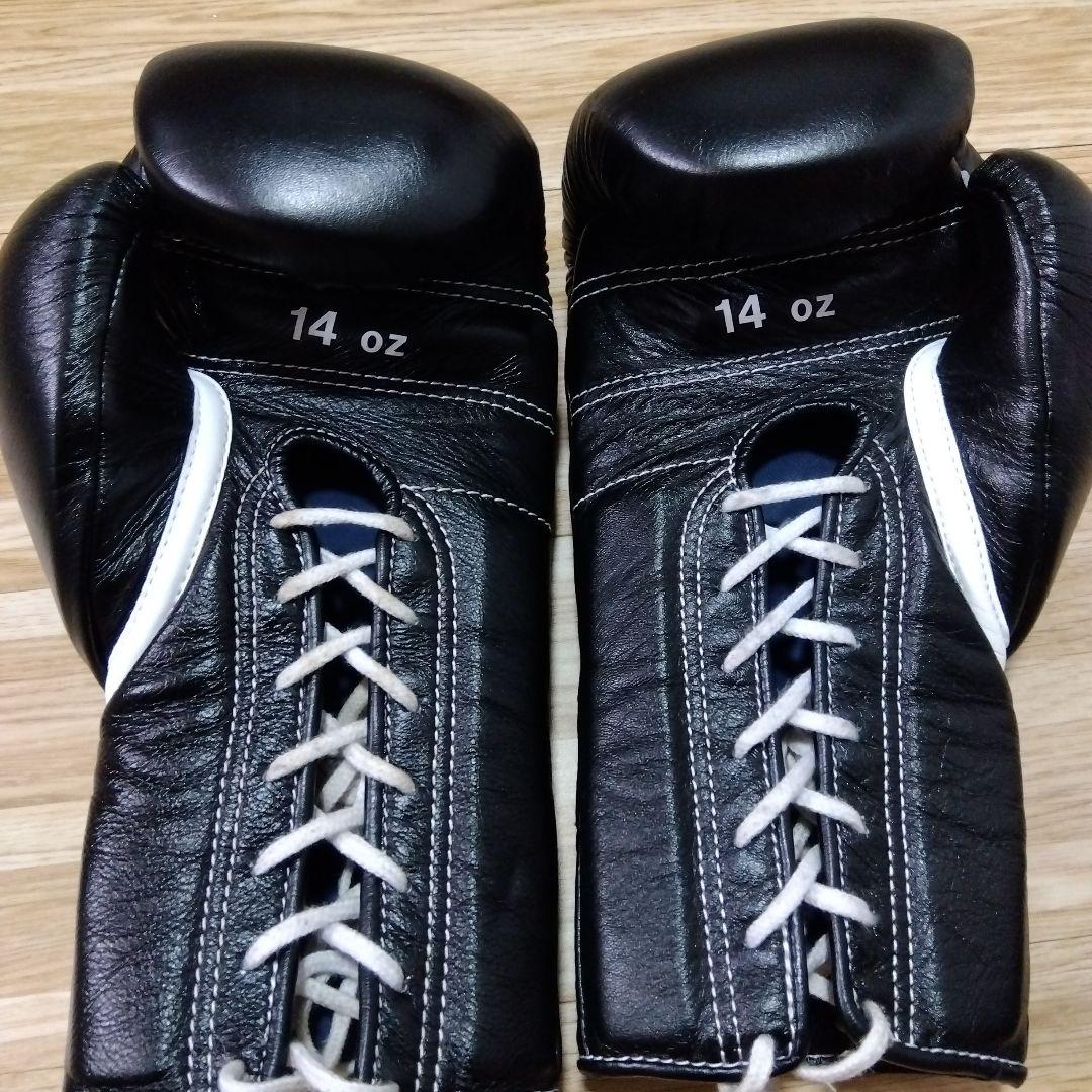 Winningのボクシンググローブ14オンスの黒（紐）