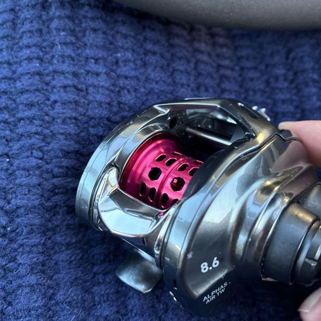【最終値下】 Daiwa 20アルファス　エア TW 8.6R ベイトリール