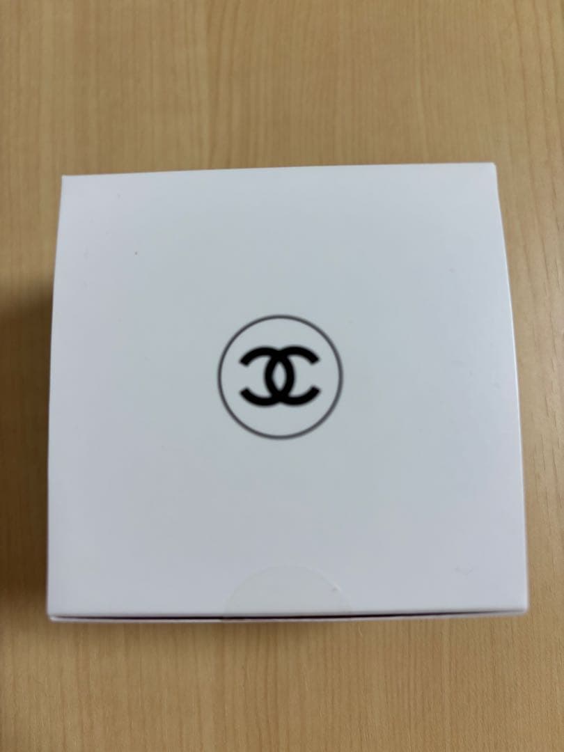 新品 スムース クリーム N°1 ドゥ シャネル 50g