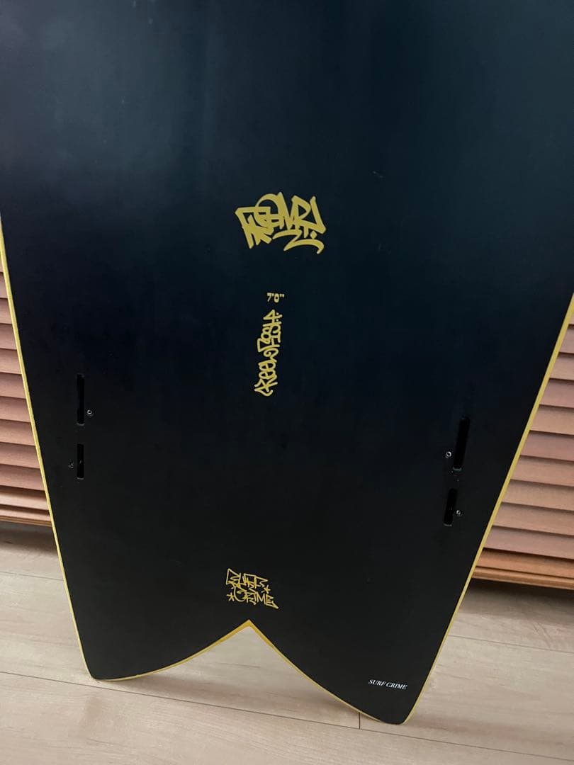 新品同様 CRIME サーフボード ミッドレングス ファンボード