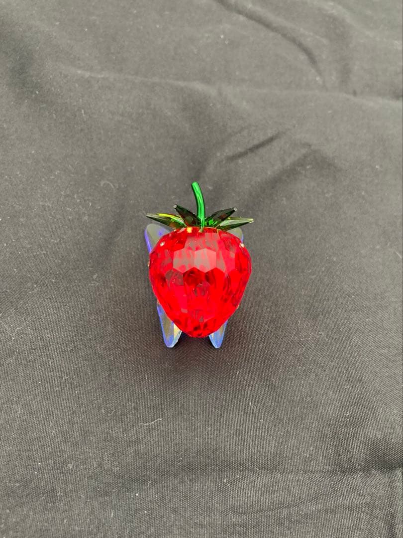 SWAROVSKI スワロフスキー ストロベリー　バタフライ