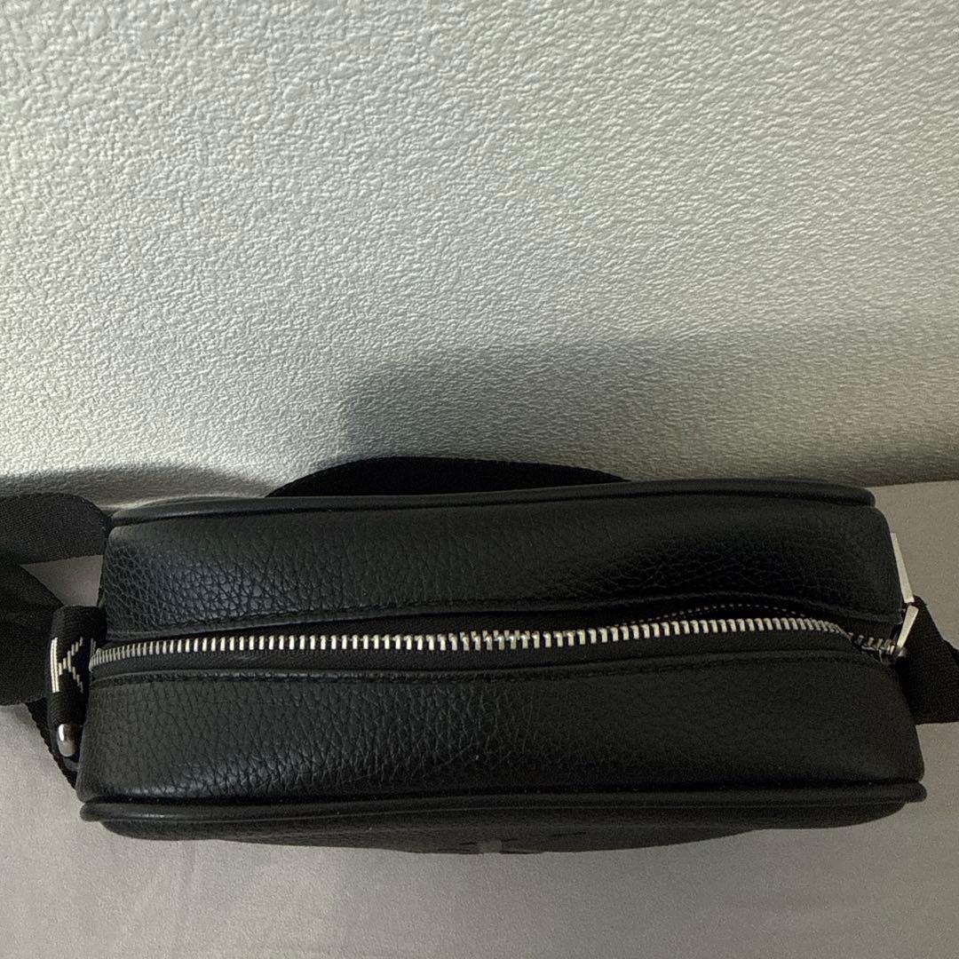   ブラック ショルダーバッグ