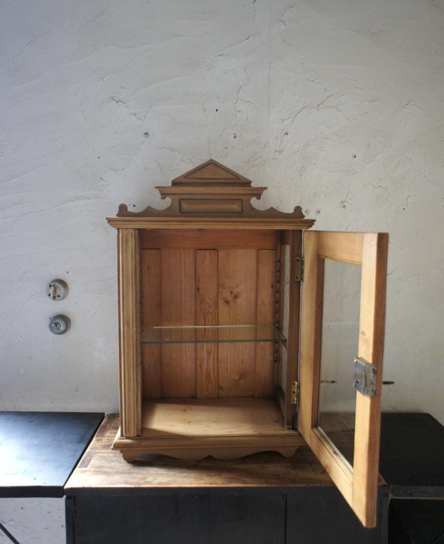 フランスアンティーク　飾り棚　キャビネット　ガラスケース　PARIS