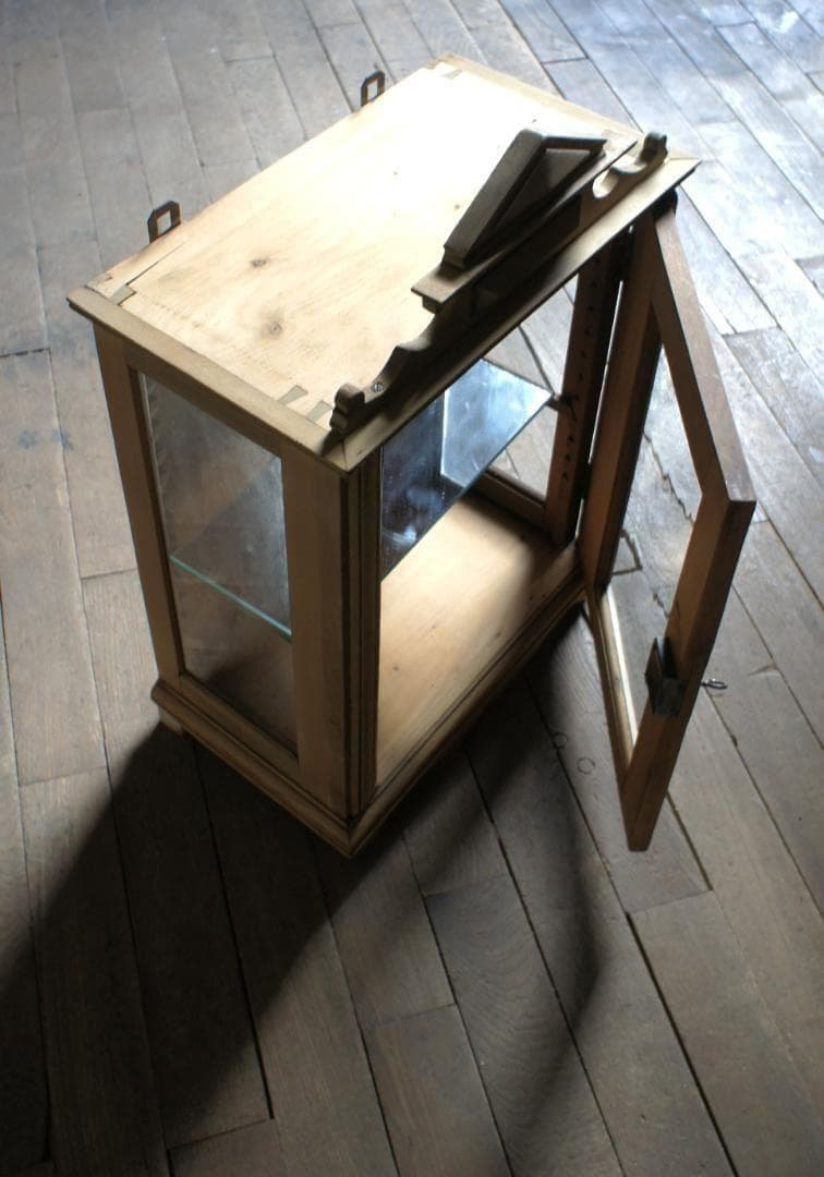 フランスアンティーク　飾り棚　キャビネット　ガラスケース　PARIS