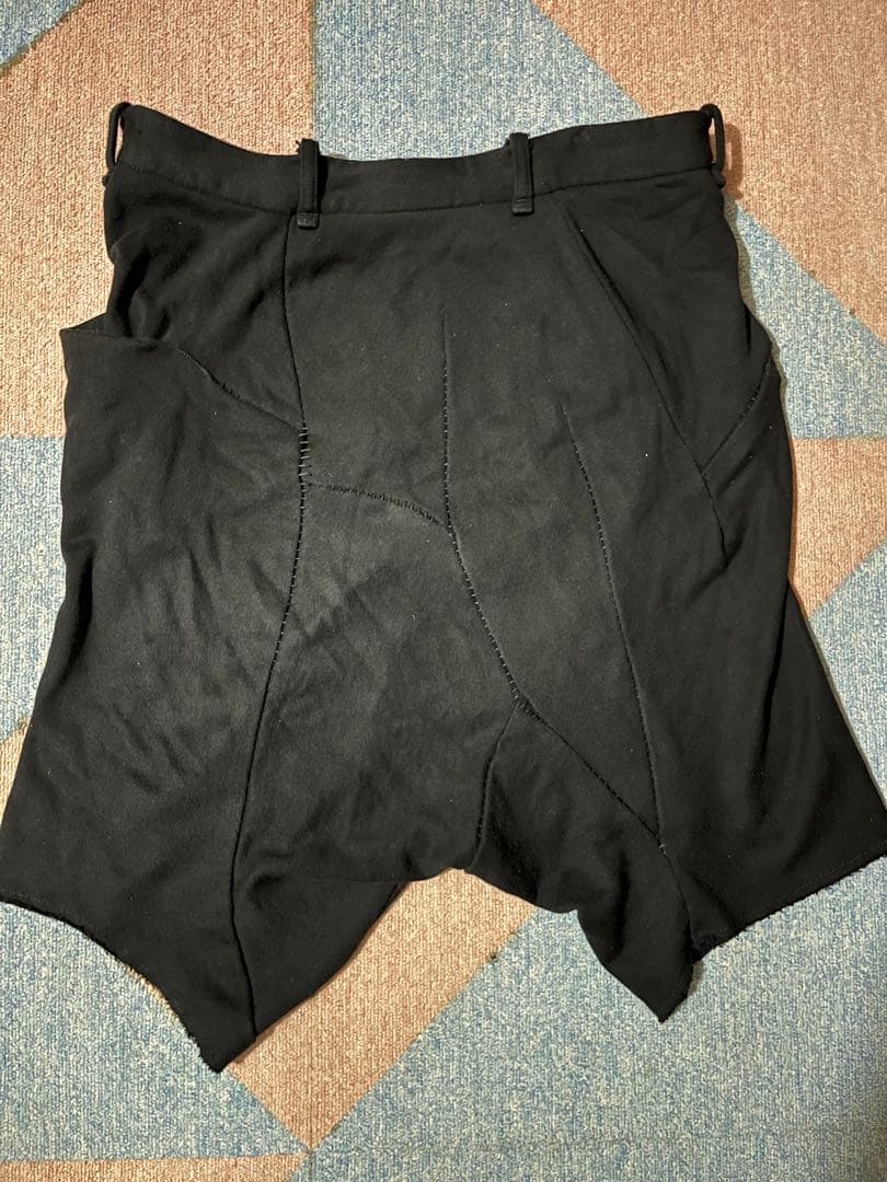 パンツ Leon Emanuel Blanck Distortion Shorts