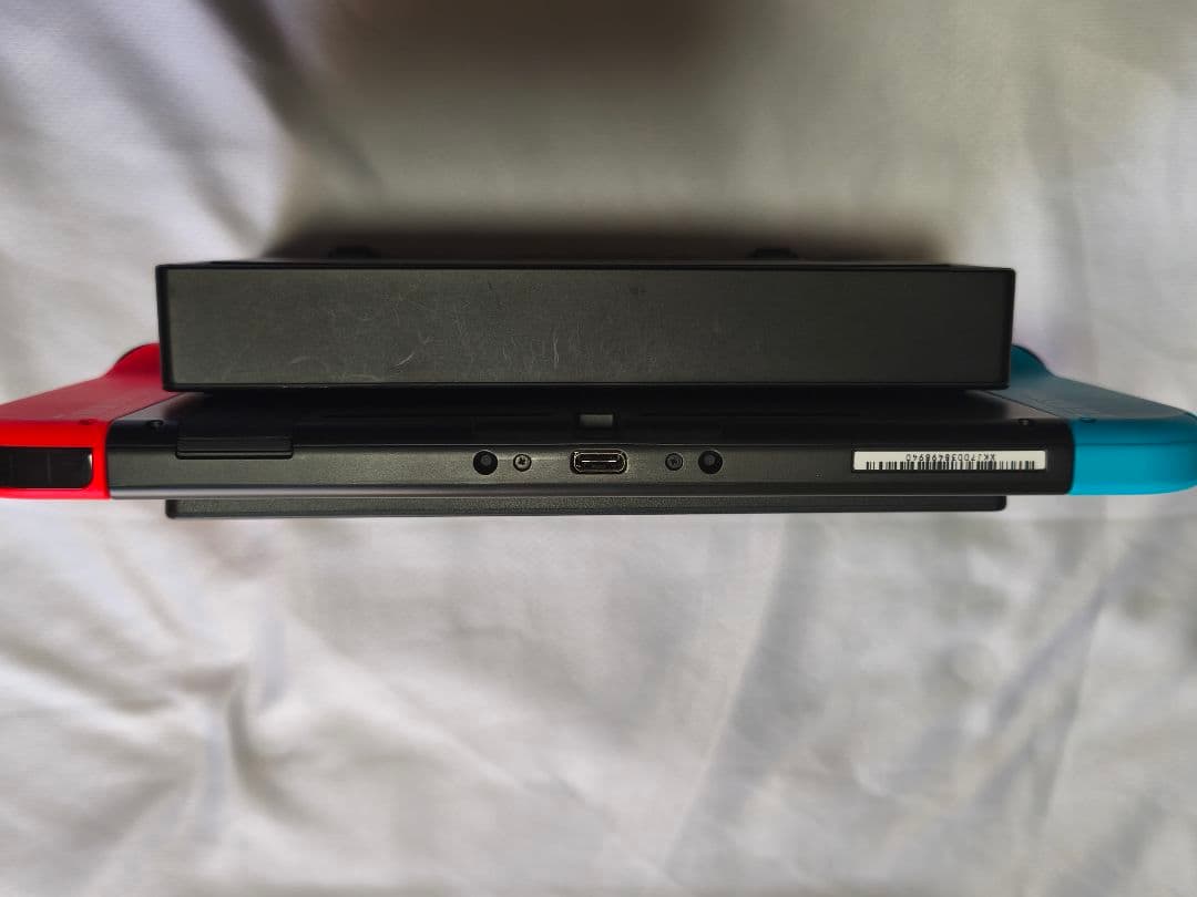 Nintendo Switch 本体　青と赤のJoy-Con　バッテリー強化版