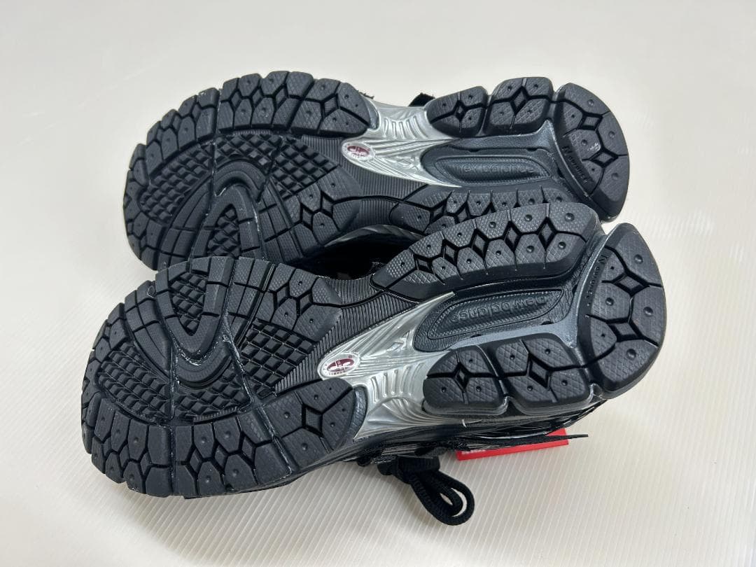 【新品】New Balance 1906 ブラック スニーカー　箱無発送