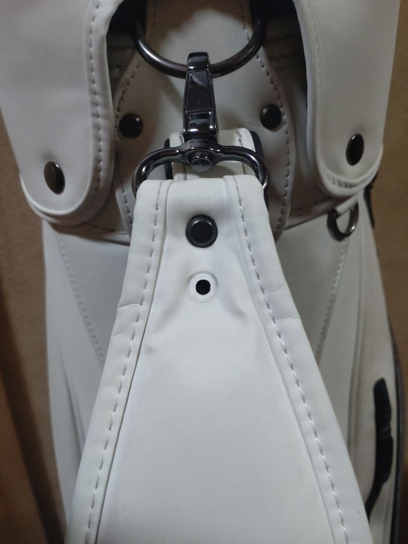 VESSEL（ベゼル）キャディバッグ ホワイト シリアルナンバー付き