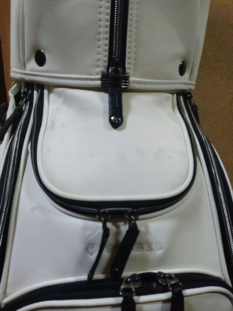 VESSEL（ベゼル）キャディバッグ ホワイト シリアルナンバー付き