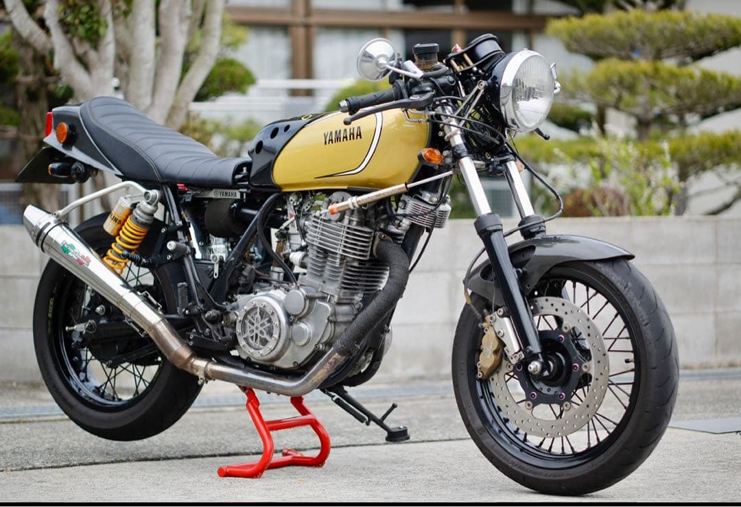 SR400 ファクトリーイワサワマフラー