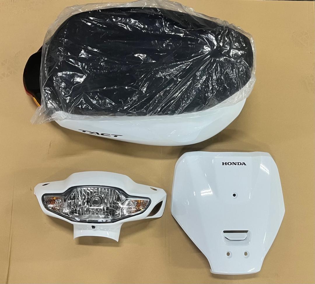 【白】HONDA ホンダ 純正 /ホワイト タクト ベーシック AF79 ボディ