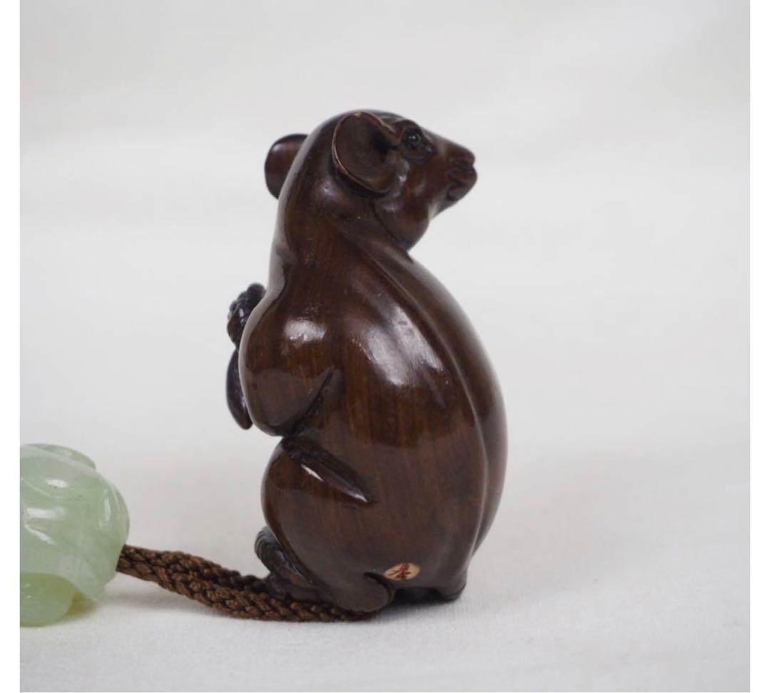 送料無料　緑檀根付　鼠　緒締め玉付　提げ物　在銘