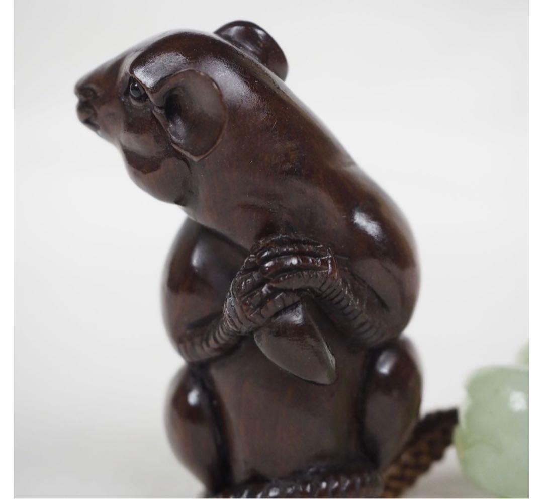 送料無料　緑檀根付　鼠　緒締め玉付　提げ物　在銘