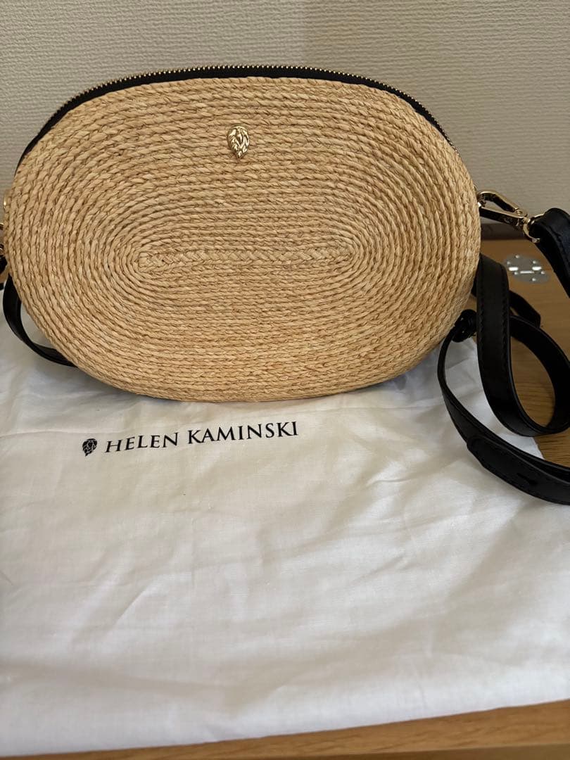 ⭐︎未使用　HELEN KAMINSKI ストロー かごバッグ　ストラップブラック