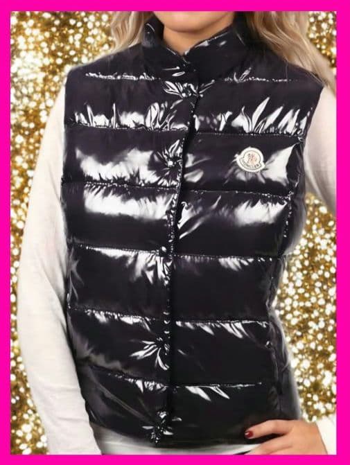 代理店タグ美品！胸元ぱっちりワッペンMONCLER ダウン ベスト モンクレール