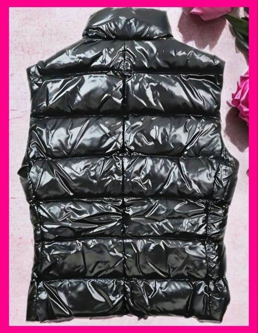 代理店タグ美品！胸元ぱっちりワッペンMONCLER ダウン ベスト モンクレール