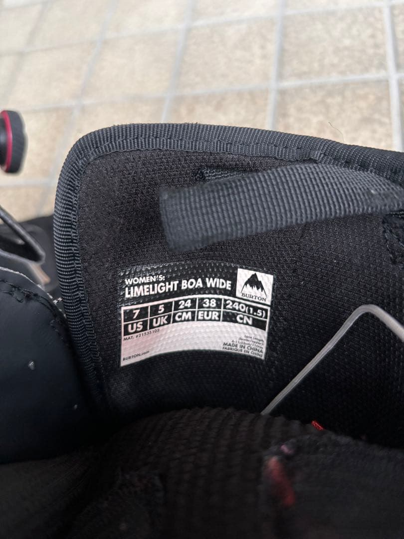 Burtonスノーボードブーツ 女性用 黒赤