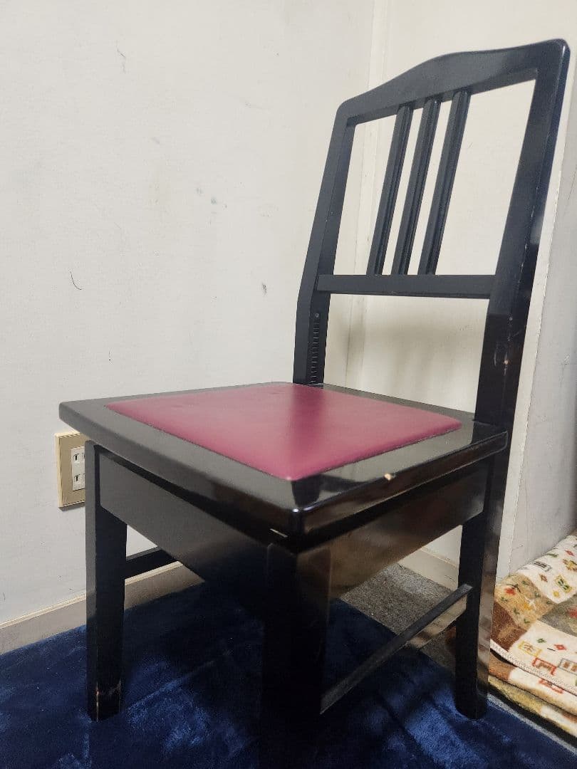 トムソン椅子　YAMAHA 高さ調整機能付きピアノ椅子