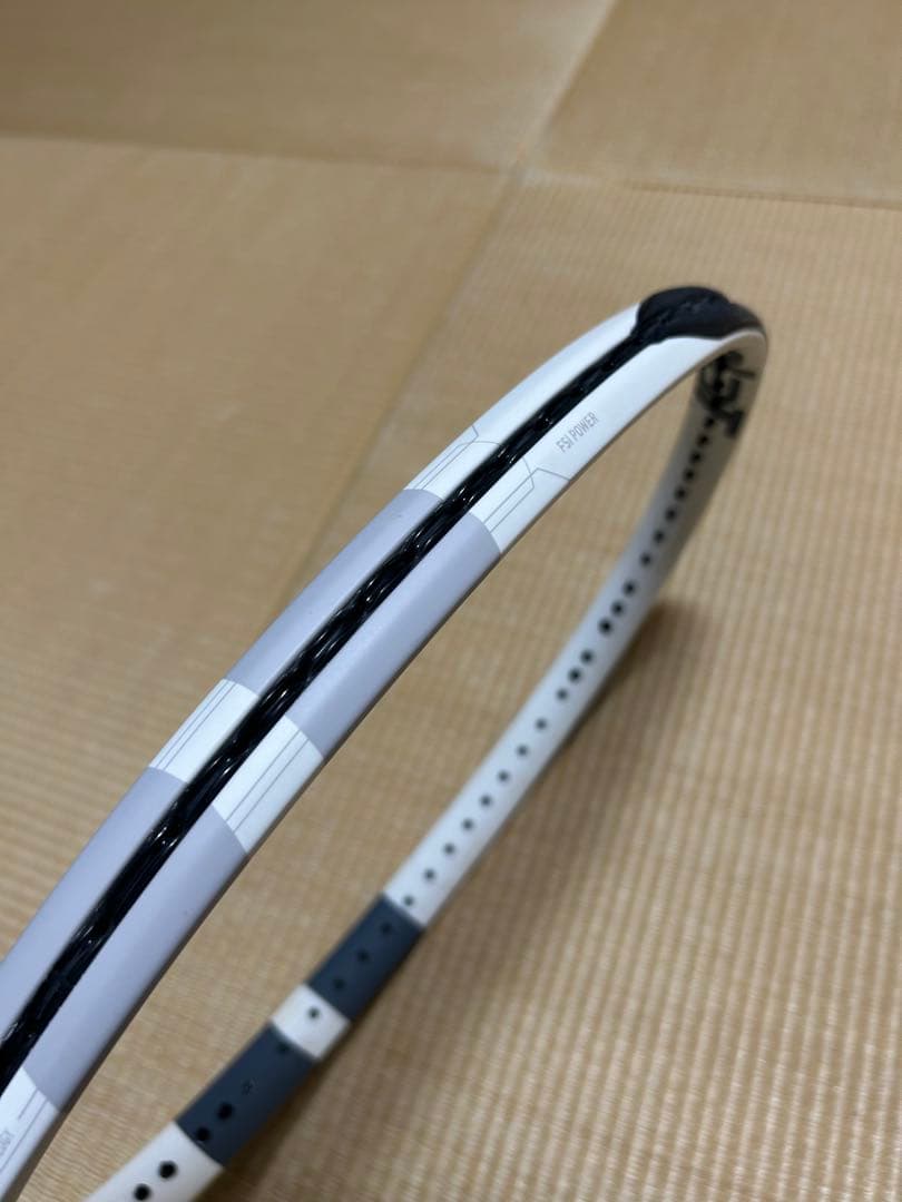 割引　バボラ　テニスラケット　ピュアストライク100 グリップ3