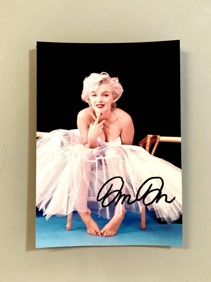 マリリン・モンロー直筆サイン入り2Lサイズ写真…Marilyn Monroe