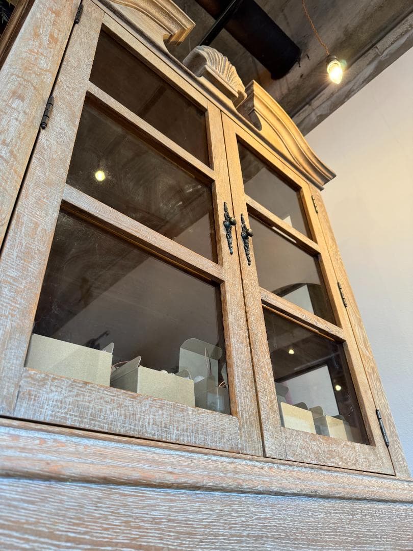 ◆S.◆ガラスキャビネット アンティーク仕上げ ショーケース 食器棚