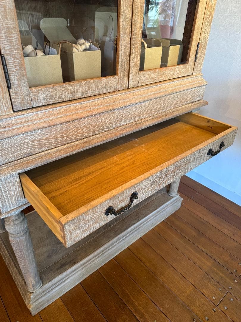 ◆S.◆ガラスキャビネット アンティーク仕上げ ショーケース 食器棚