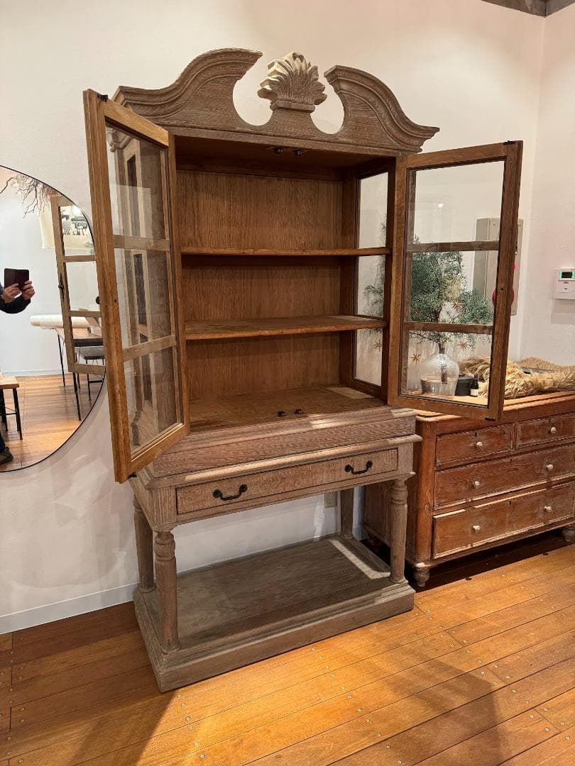 ◆S.◆ガラスキャビネット アンティーク仕上げ ショーケース 食器棚